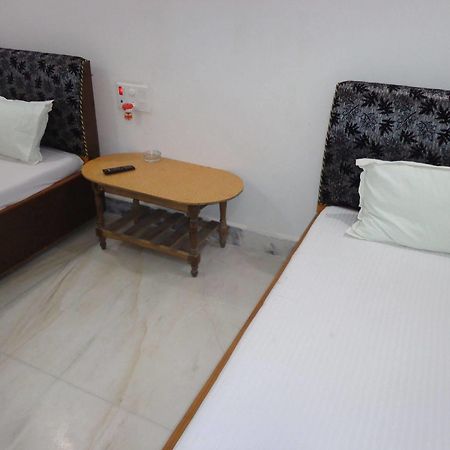 Jyoti Guest House พุทธคยา ภายนอก รูปภาพ