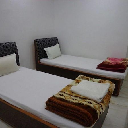 Jyoti Guest House พุทธคยา ภายนอก รูปภาพ
