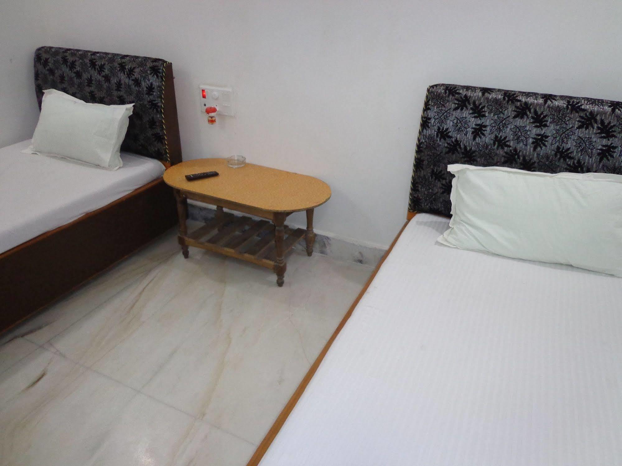 Jyoti Guest House พุทธคยา ภายนอก รูปภาพ